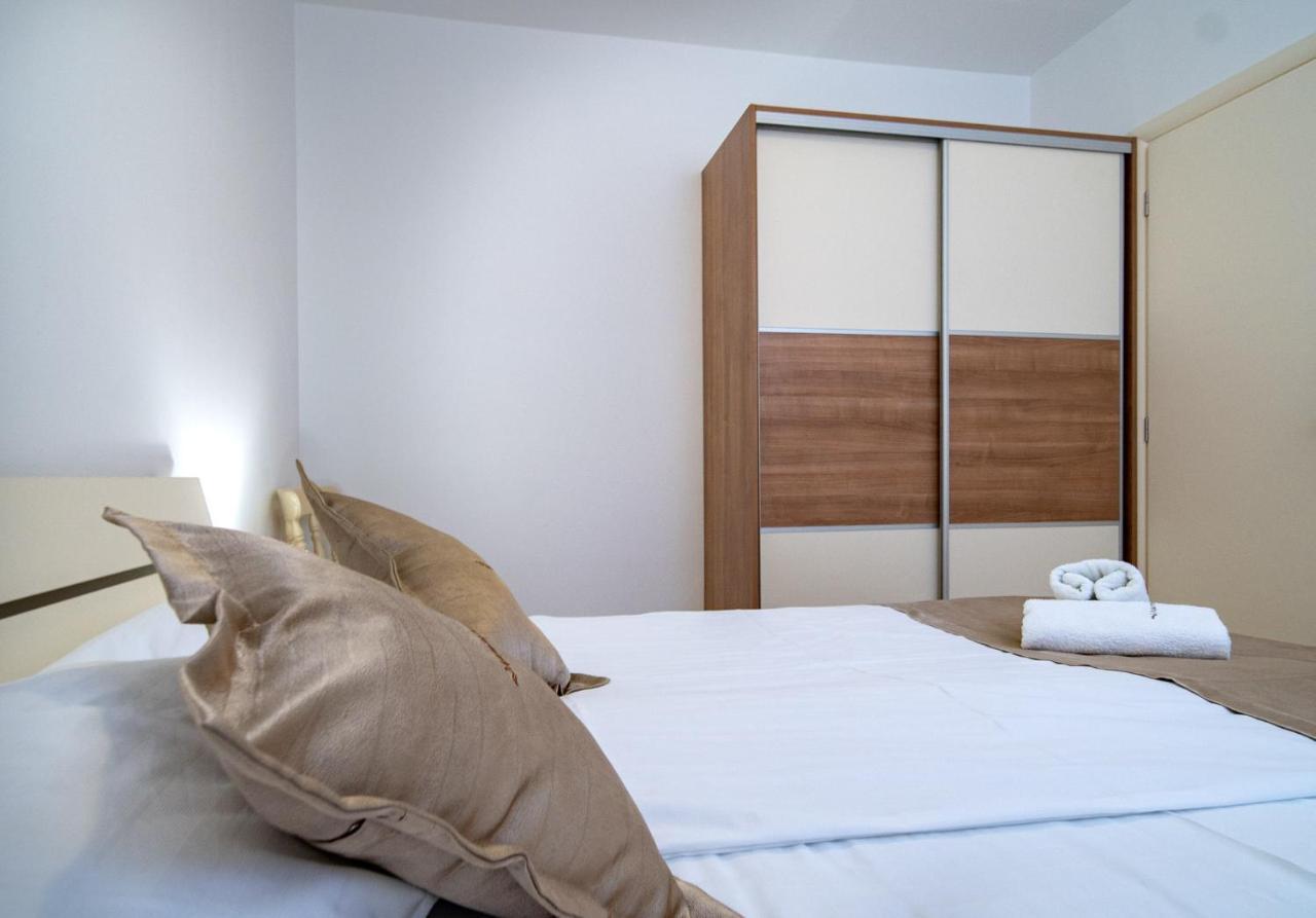 Mistral Apartments โลปาร์ ภายนอก รูปภาพ