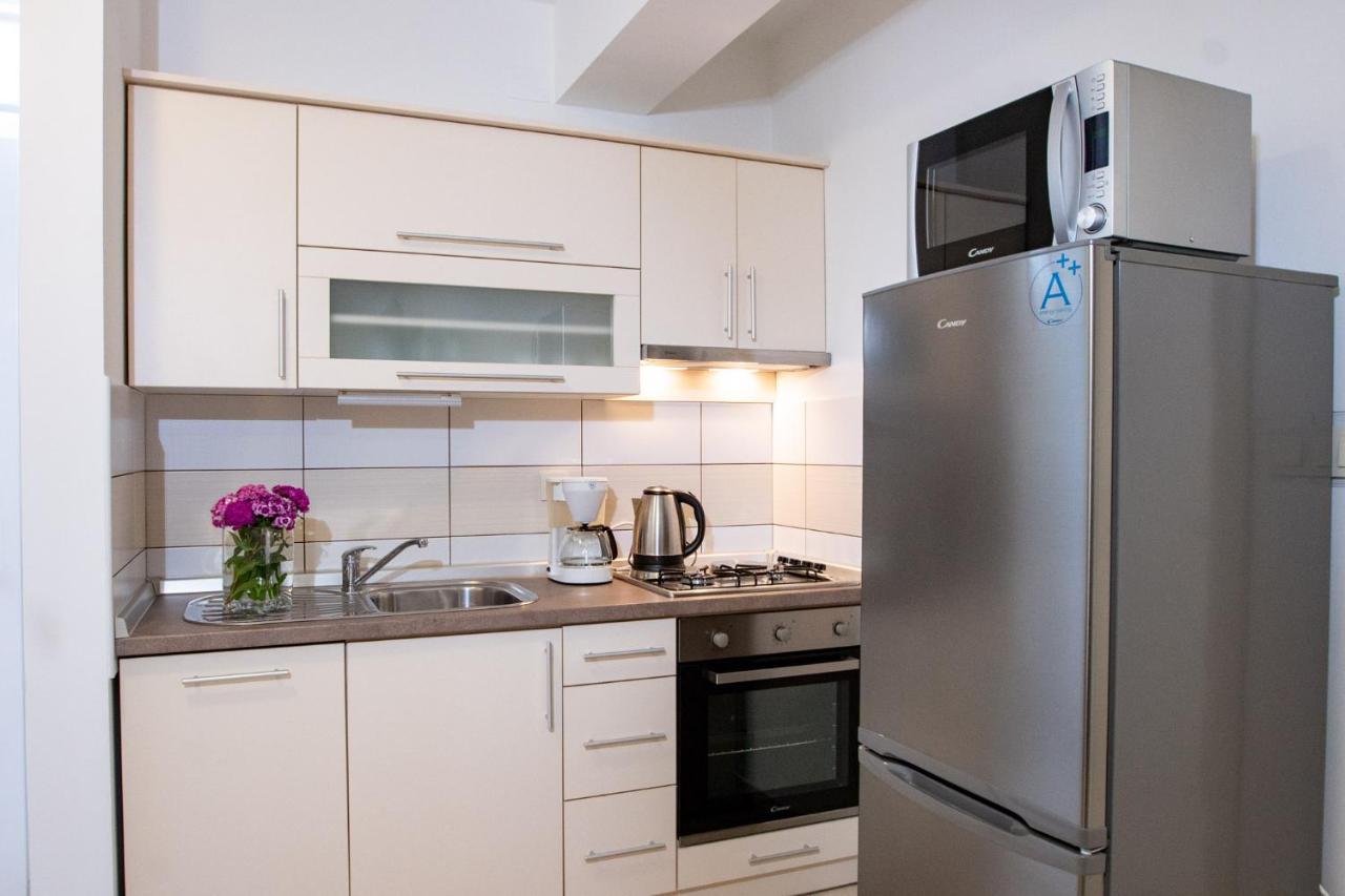 Mistral Apartments โลปาร์ ภายนอก รูปภาพ