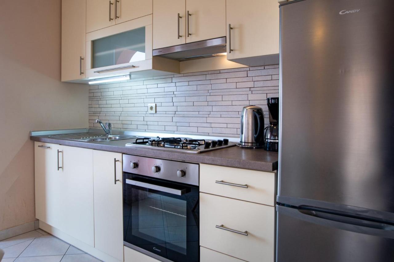 Mistral Apartments โลปาร์ ภายนอก รูปภาพ